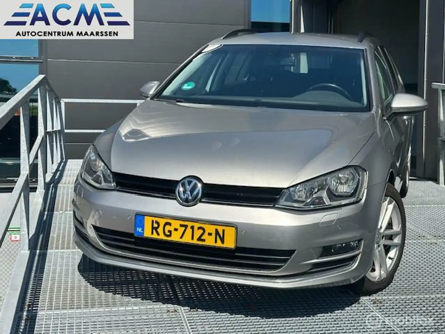 Volkswagen Golf Variant 1.2 TSI Business Edition Grijs - 1