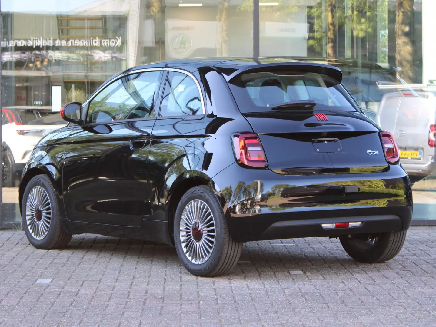 Fiat 500 RED 24 kWh VOORRAAD KORTING Zwart - 2