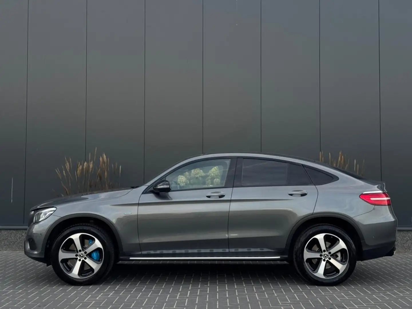 Mercedes-Benz GLC 350 Coupé 350e 4M Bus.Sol.AMG SCHUIFDAK 360 CAMERA CLI Gris - 2
