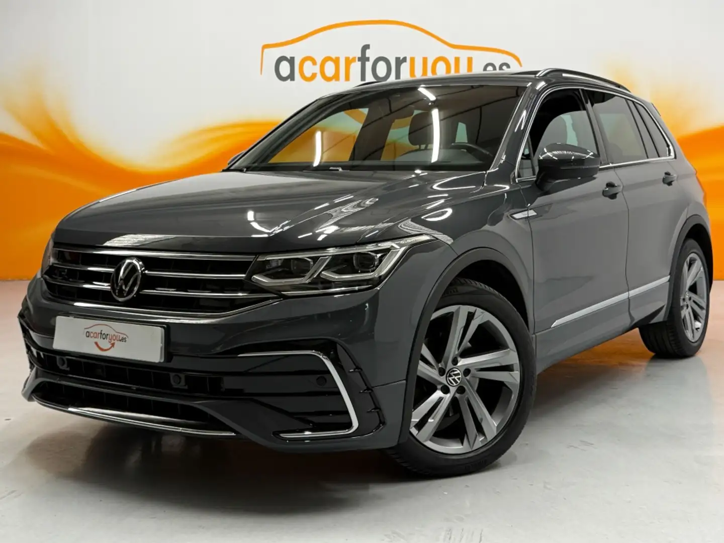 Volkswagen Tiguan 2.0TDI R-Line DSG 110kW Gris - 1
