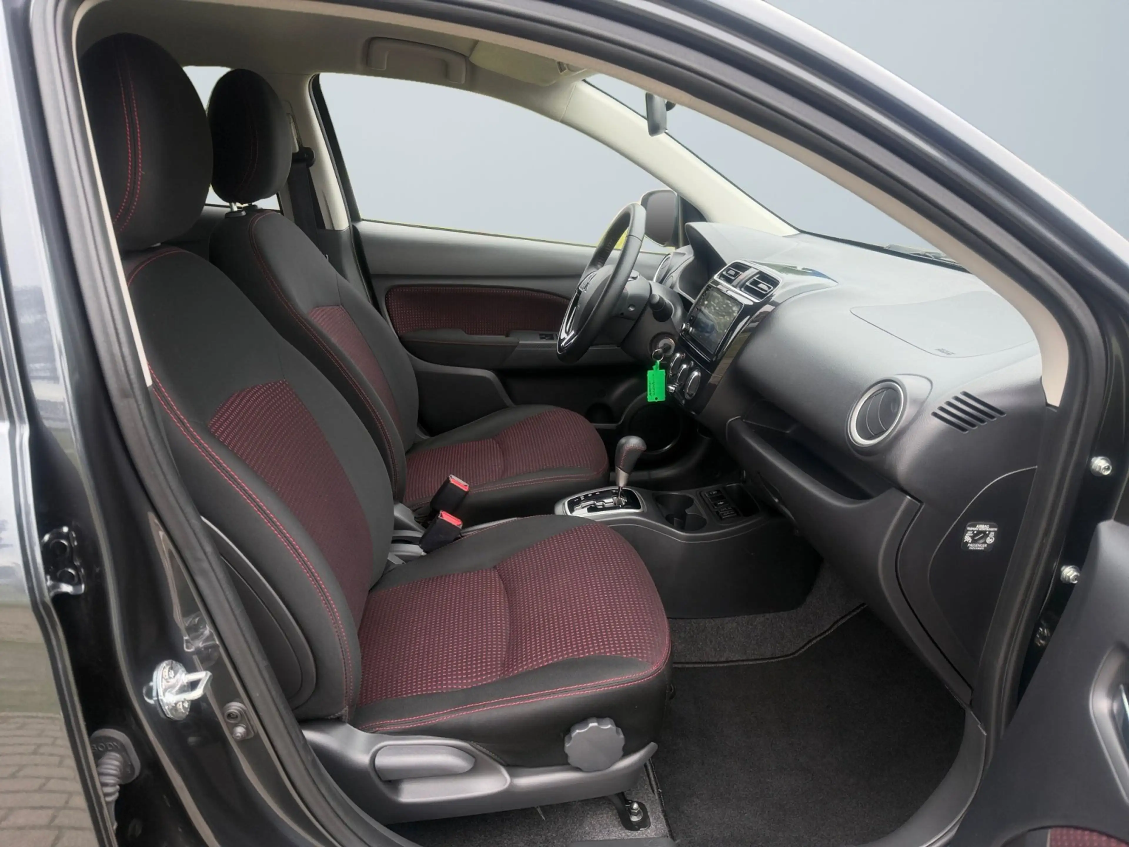 Mitsubishi Space Star Select+ Black 1,2l MIVEC TEMP+SHZ+KAM — photo 10