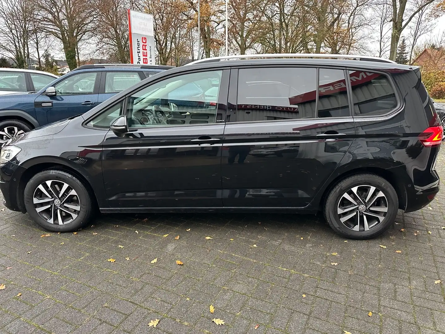 Volkswagen Touran IQ.DRIVE LED AHK 7-Sitzer Zwart - 2
