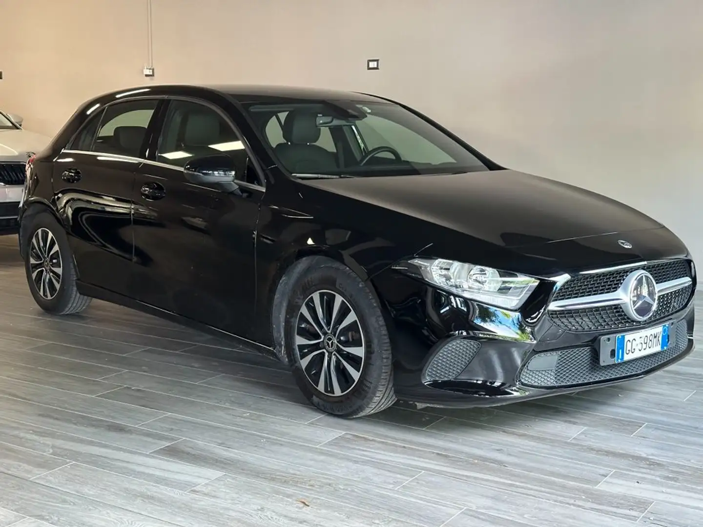 Mercedes-Benz A 180 Classe A 180 Benzina Business Extra autom Nero - 1