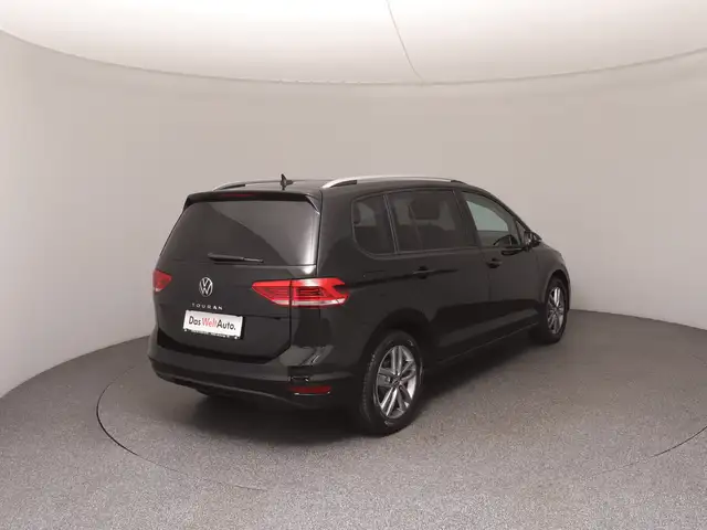 Volkswagen Touran view 4