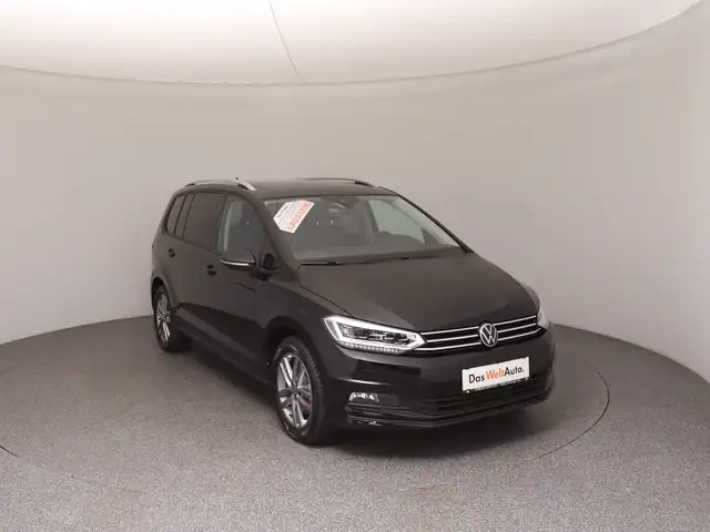 Volkswagen Touran view 2