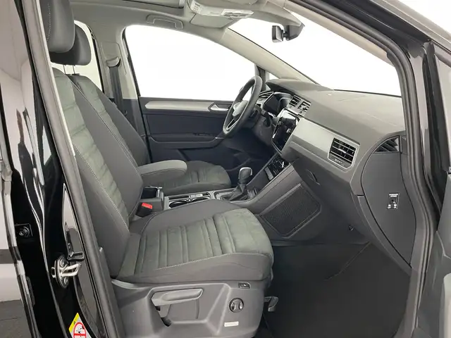 Volkswagen Touran view 10