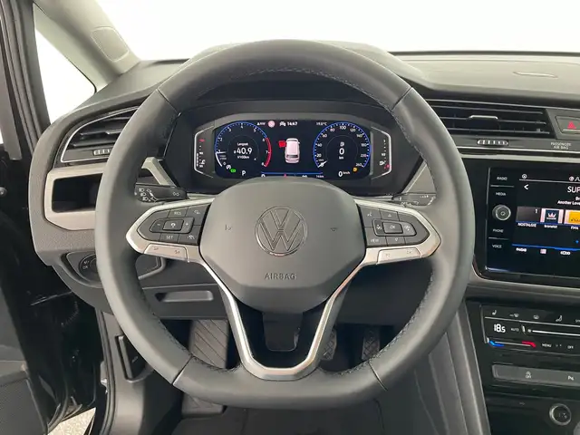 Volkswagen Touran view 13