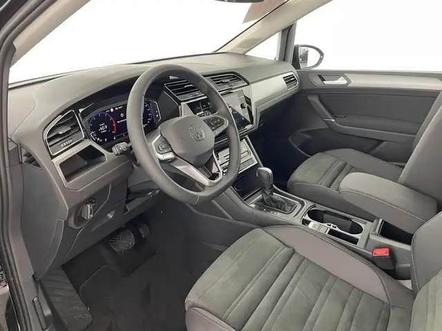 Volkswagen Touran view 8