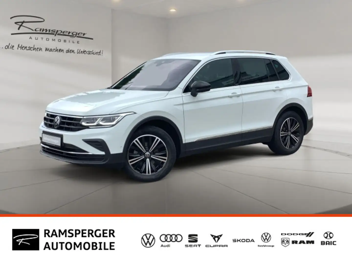 Volkswagen Tiguan 2.0 TDI DSG Move AHK ACC Matrix Navi Kame Weiß - 1