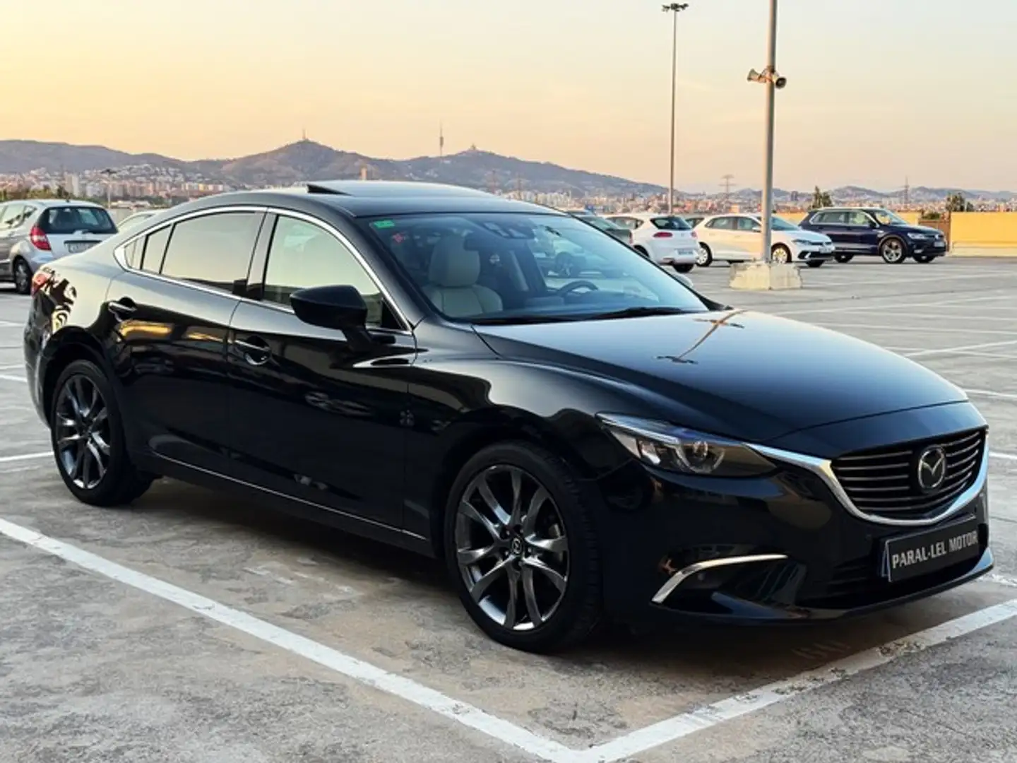 Mazda 6 2.2DE Lux.+Prem.White+Travel+SR(Navi)Aut. 129kW Negro - 1