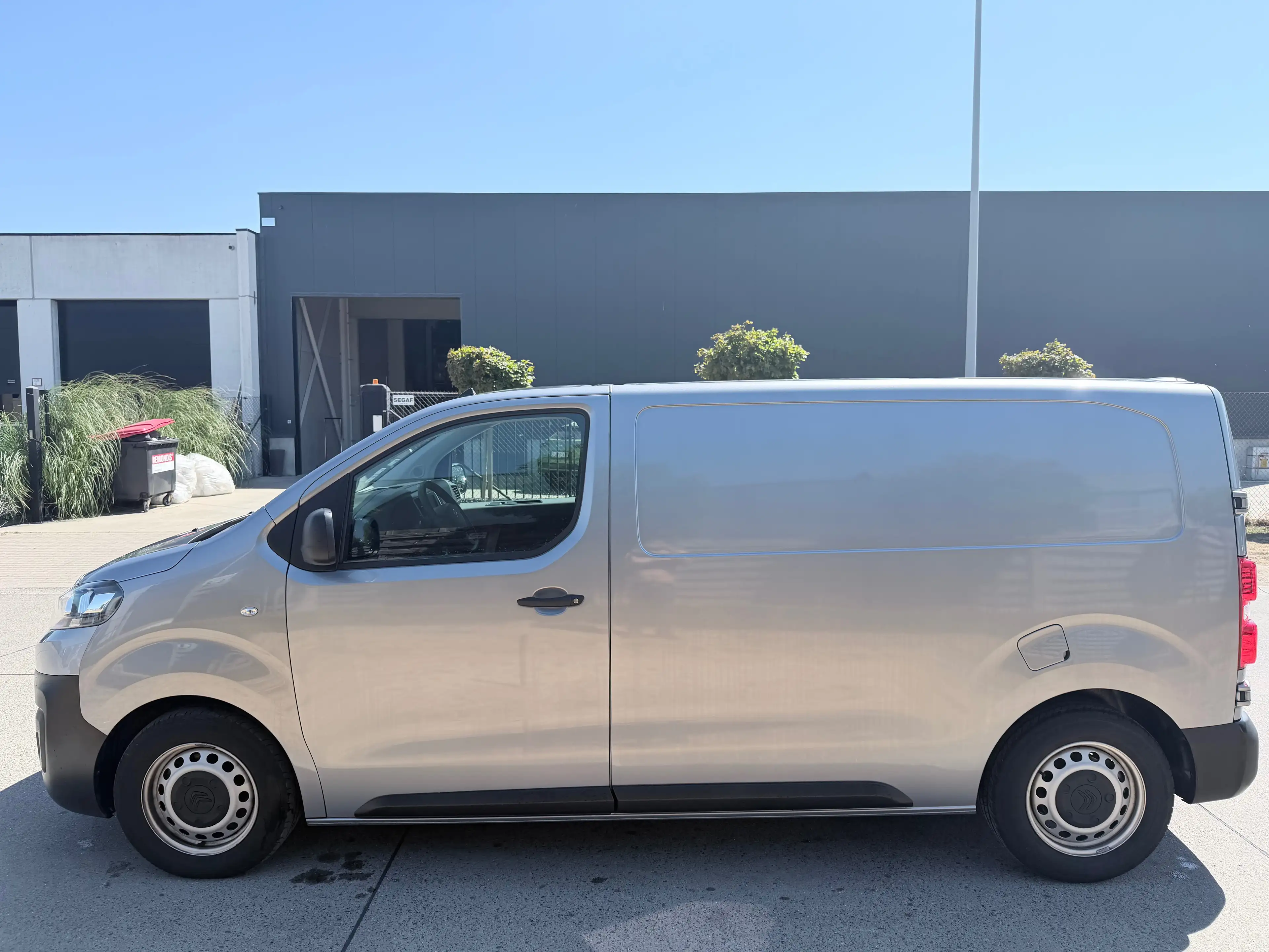 Citroen Jumpy 2.0 TD L2H1/2023/144PK/AUTOMAAT /airco/cruise/CarPlay/camera — photo 3