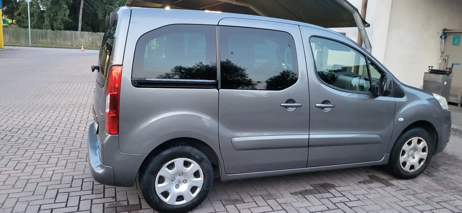 Peugeot Partner Tepee 1.6 hdi Comfort 90cv - 2