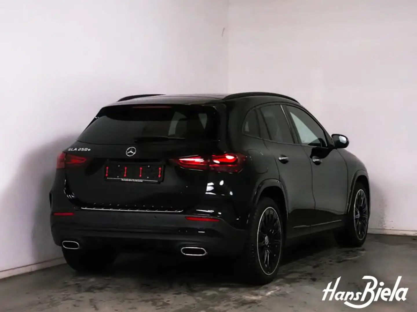 Mercedes-Benz GLA 250 GLA 250 e AMG Prem+/Night/20"/Pan/Dis/AHK/360° Schwarz - 2