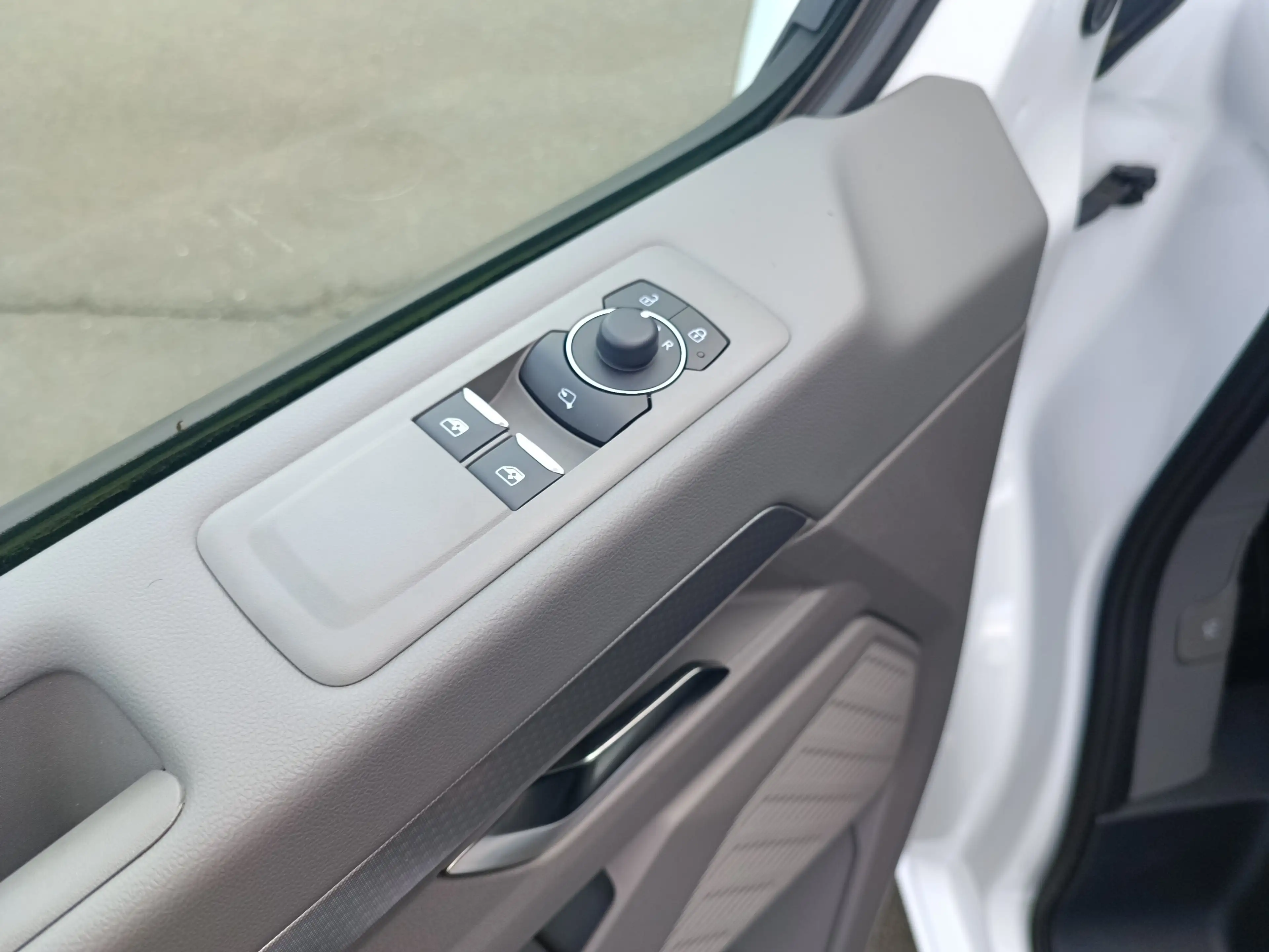 Volkswagen T7 Caravelle T7 e-Caravelle PanAmericana LED*Navi*AHK*RFK — photo 15