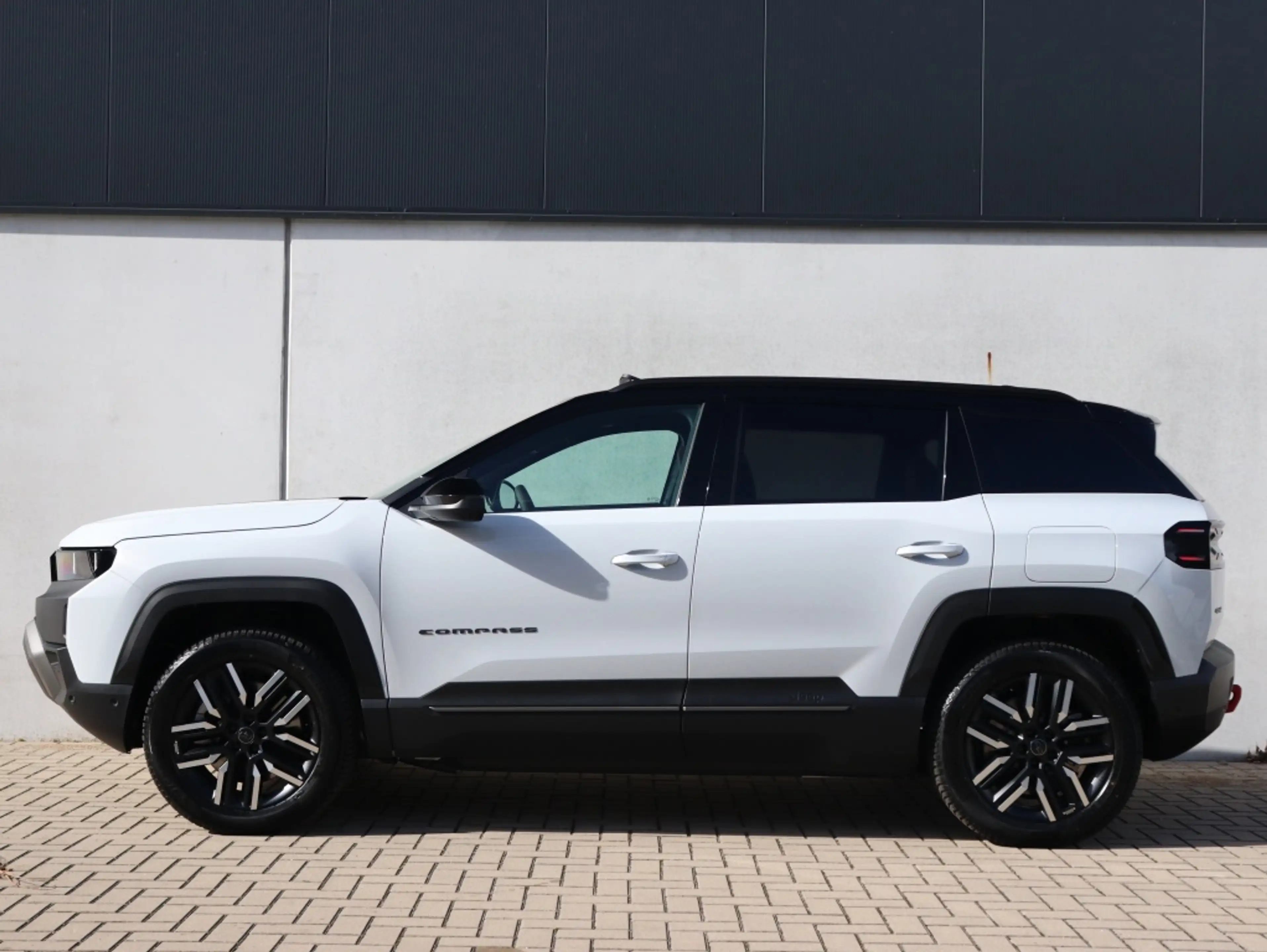 Jeep Compass Overland 4xe 96 kWh | Schuifdak | 360cam | Navi | — photo 12