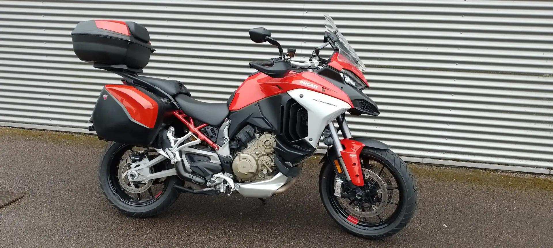 Ducati Multistrada V4 S - 1