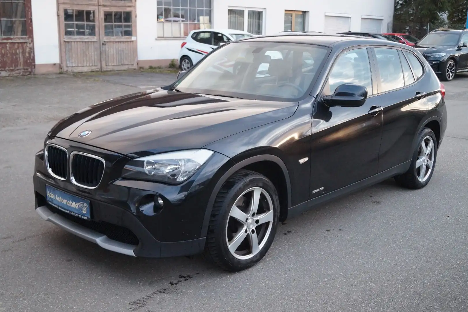 BMW X1 Baureihe X1 18 i sDrive Schwarz - 1