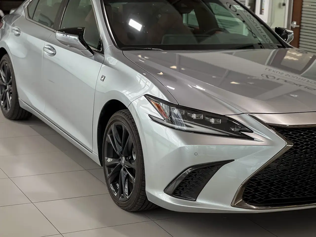 Lexus ES снимка Lexus ES