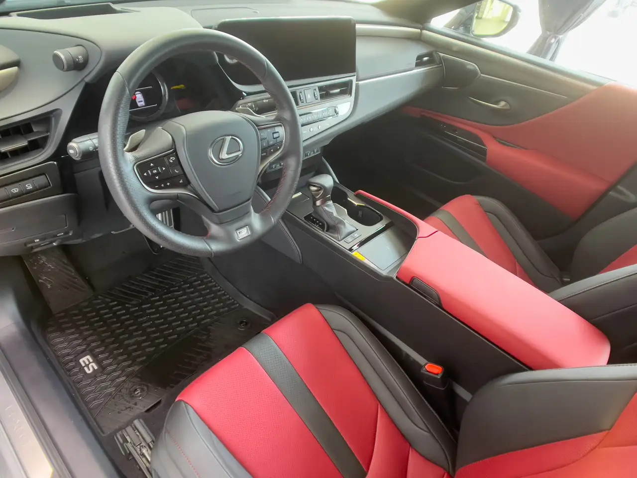 Lexus ES снимка Lexus ES