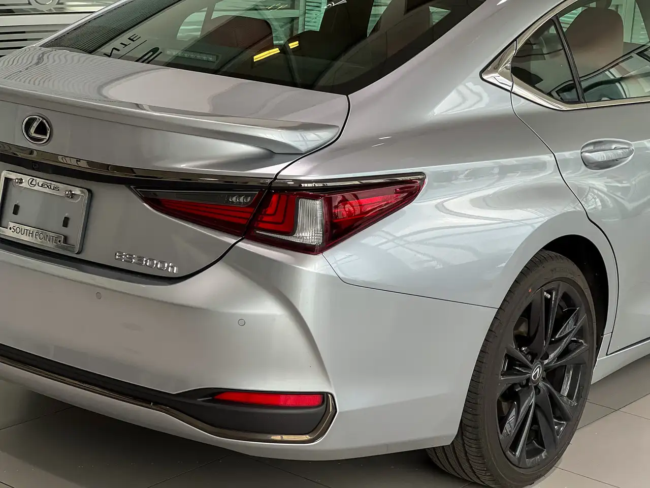 Lexus ES снимка Lexus ES