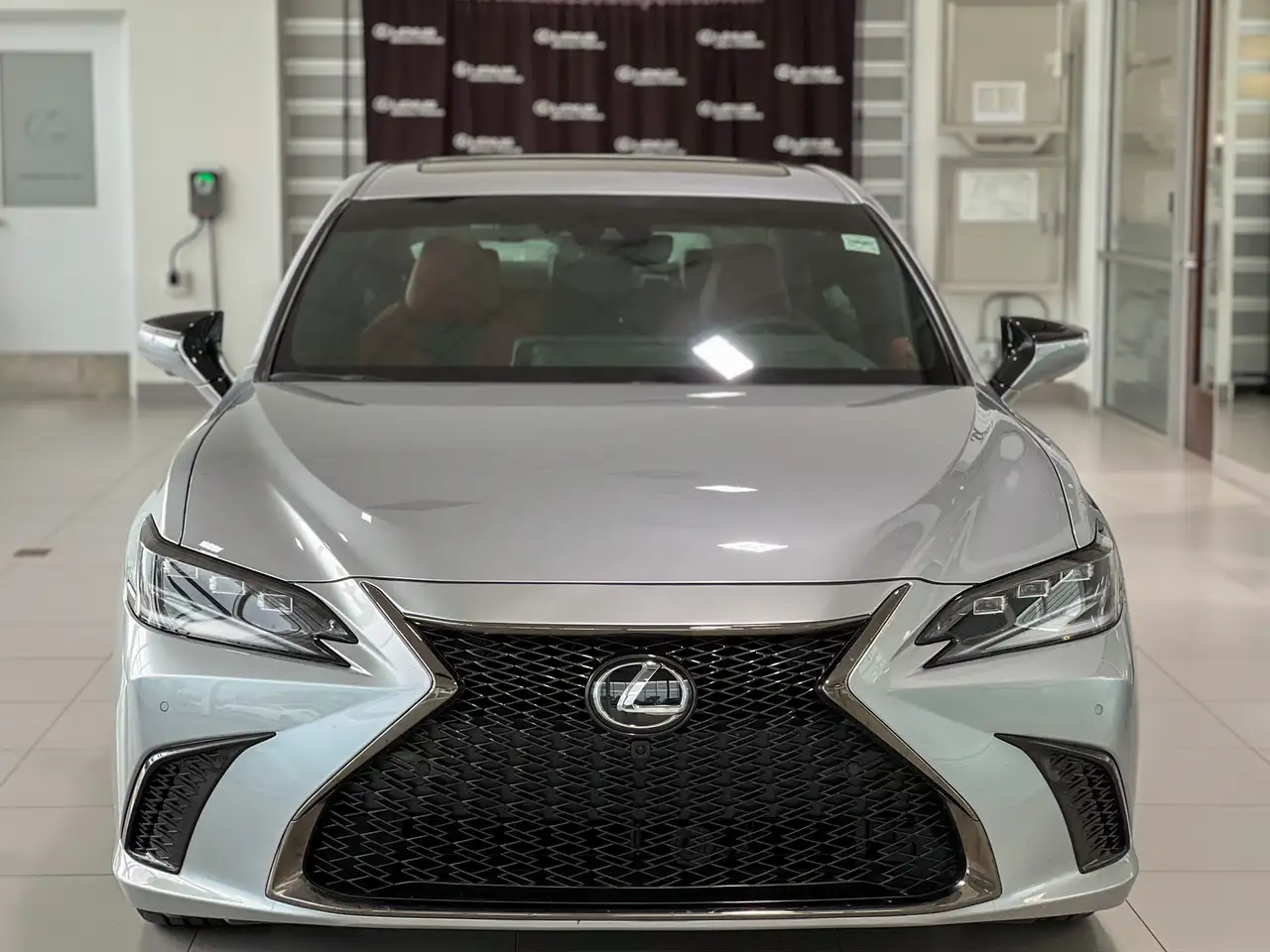 Lexus ES снимка Lexus ES
