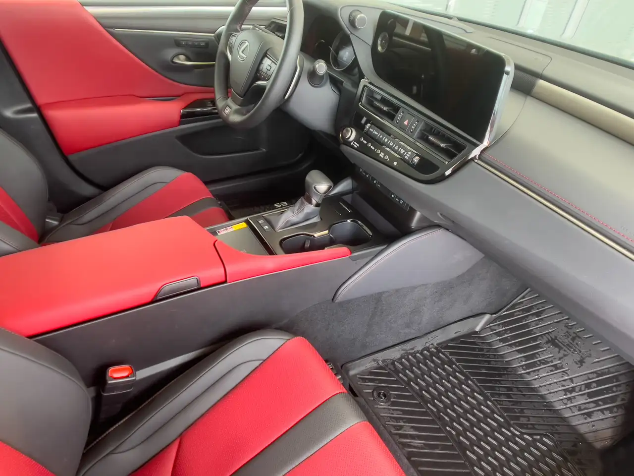 Lexus ES снимка Lexus ES