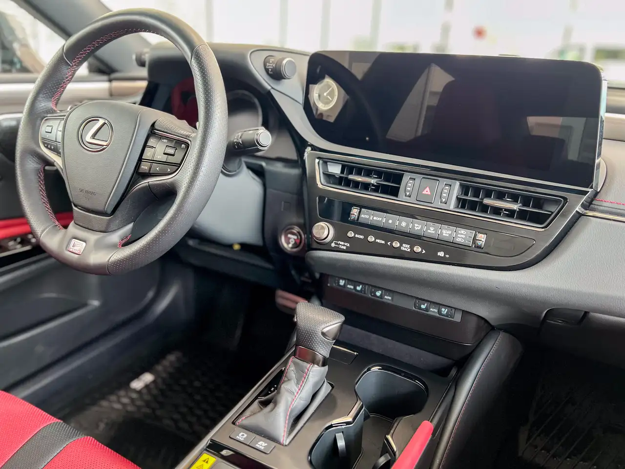 Lexus ES снимка Lexus ES
