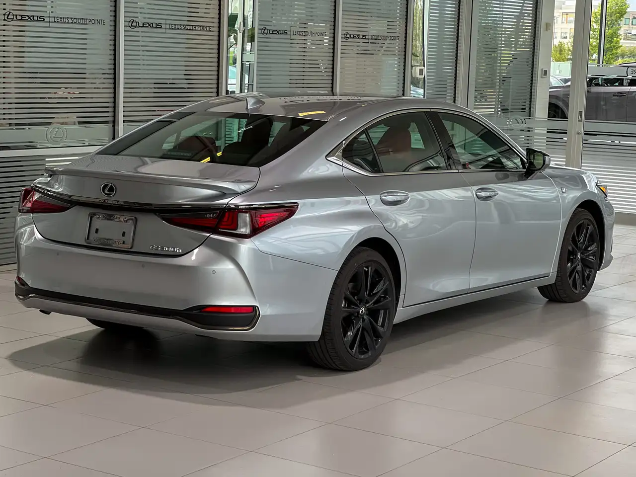 Lexus ES снимка Lexus ES
