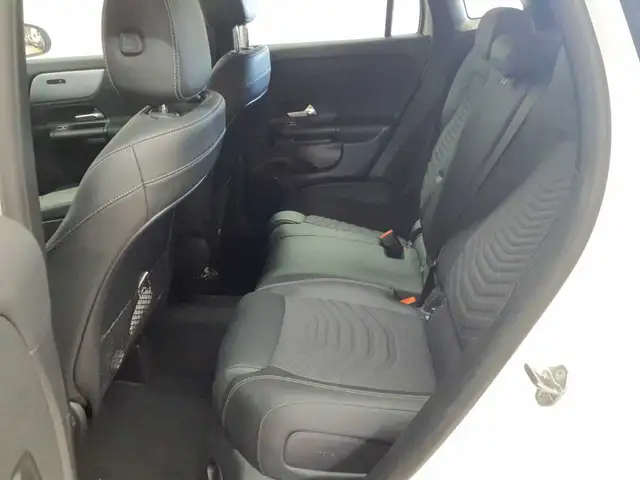 Mercedes-Benz Gla view 14