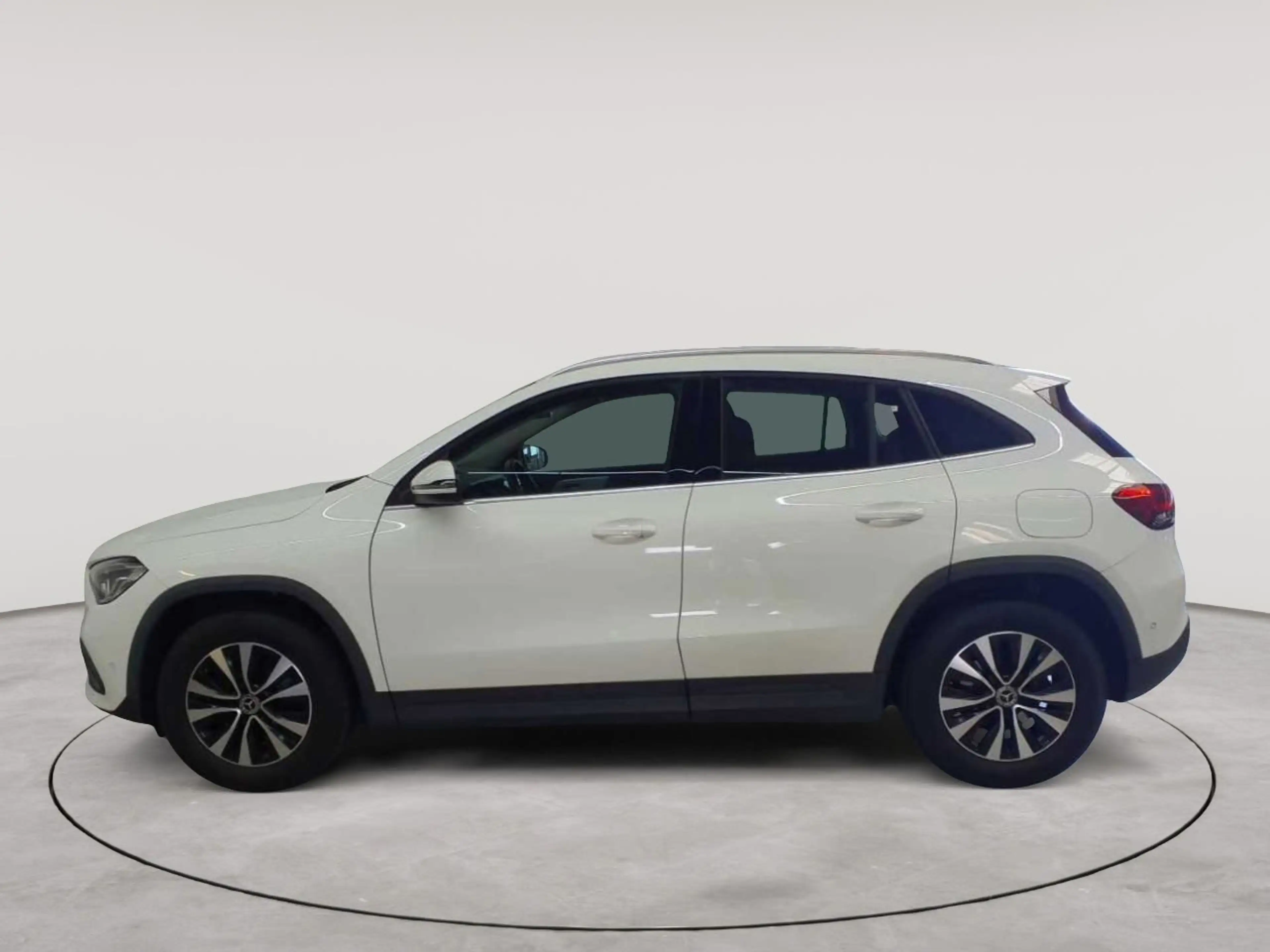 Mercedes-Benz GLA 200 GLA 200 7G-DCT Style BusiP LED KAM Totw — photo 6