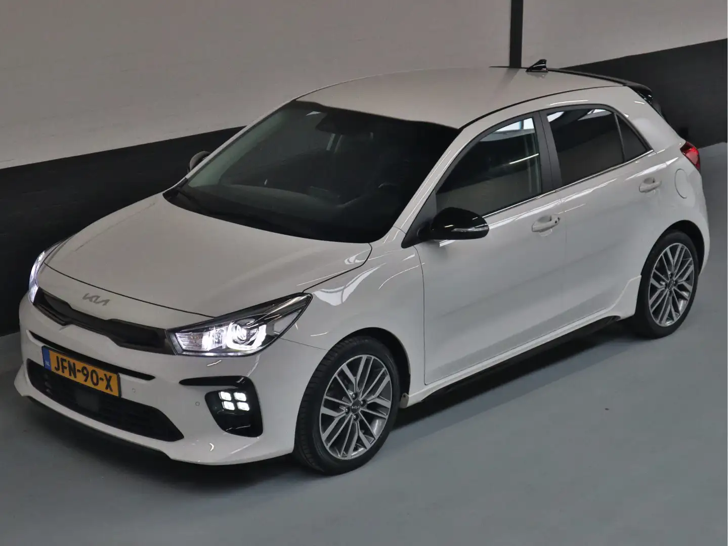 Kia Rio 1.0 T-GDi MHEV GT-Line BT, Cr Control, stoel/stuur Wit - 1