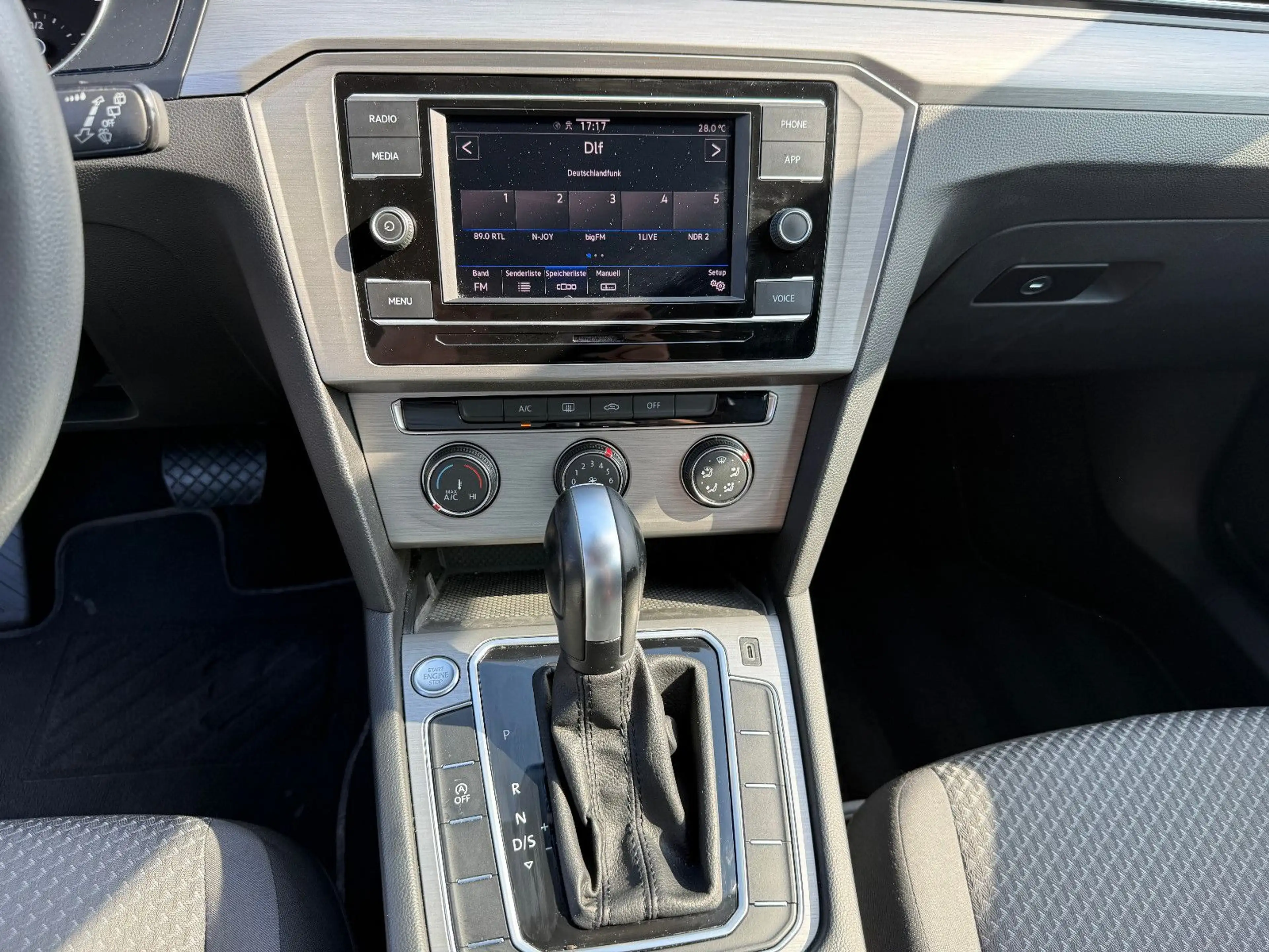 Volkswagen Passat Variant Passat 2.0 TDI Variant AUTOMATIK/KLIMA/AHK — photo 13