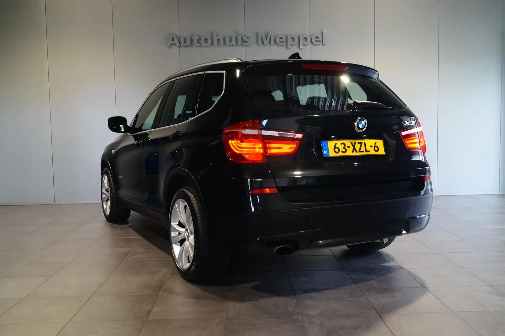 BMW X3 xDrive20i Xenon | PDC | Trekhaak | HiFi | M-leerst Negro - 2