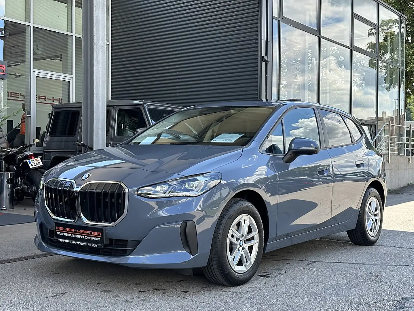 BMW 218 d Active Tourer Aut. / Pano / Head Up / Harman ... Grau - 2