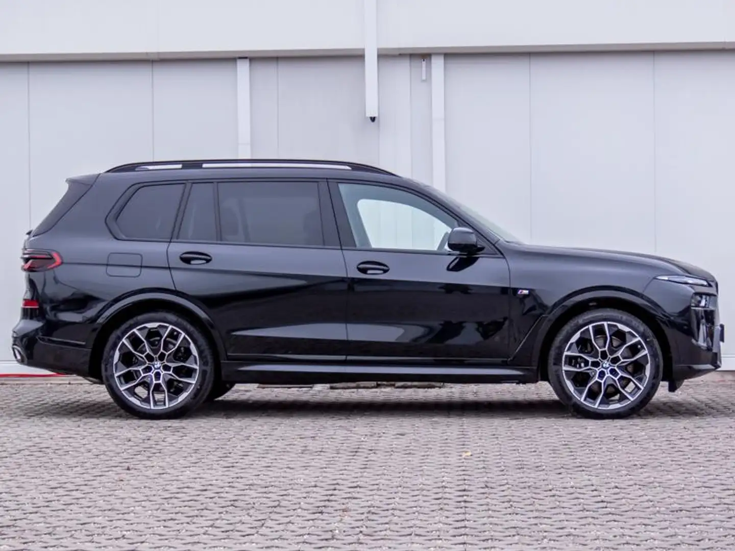 BMW X7 xDrive40d M Sport PRO ExcDrivP StHzg SKY 360° Siyah - 2