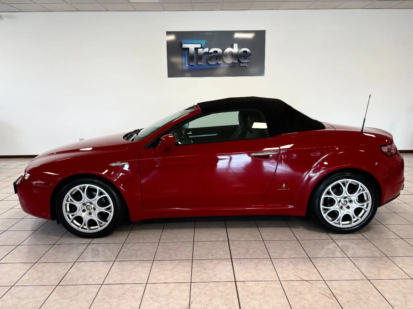 Alfa Romeo Spider Spyder 2.2 JTS Roşu - 2