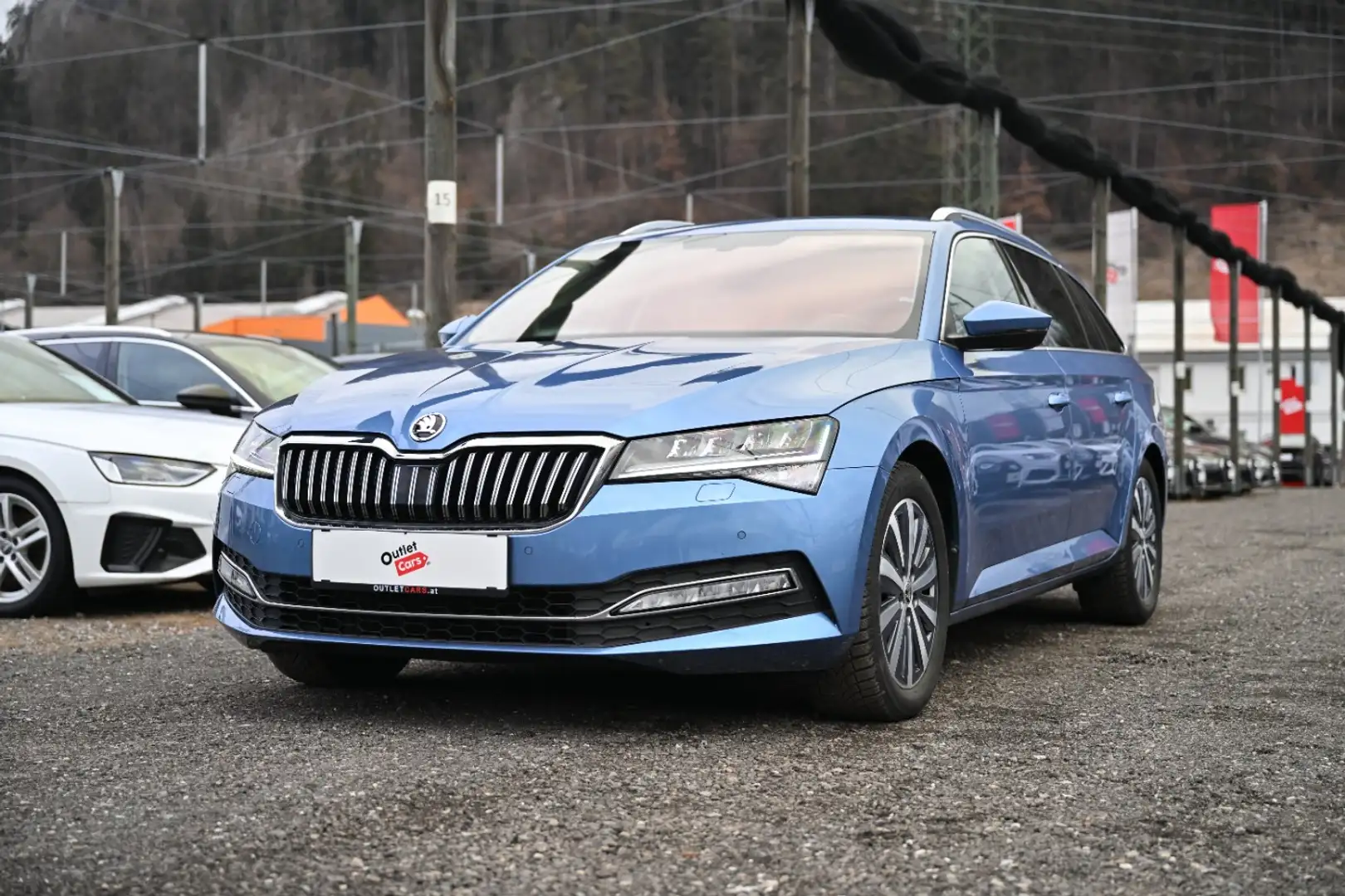 Skoda Superb Combi 2.0 TDI DSG LED+LEDER+RADAR+ASSIST Blau - 2