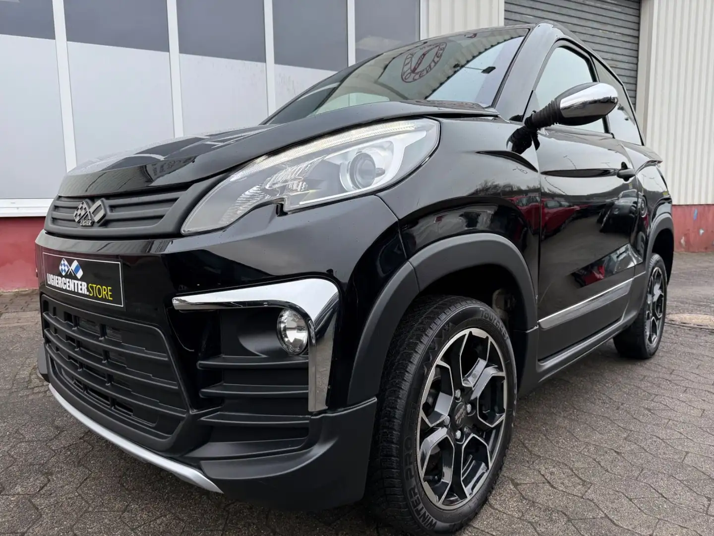 Ligier JS 60 0,5 dci 8PS KAMERA/LEDER/CarPlay/Black/LED Schwarz - 1