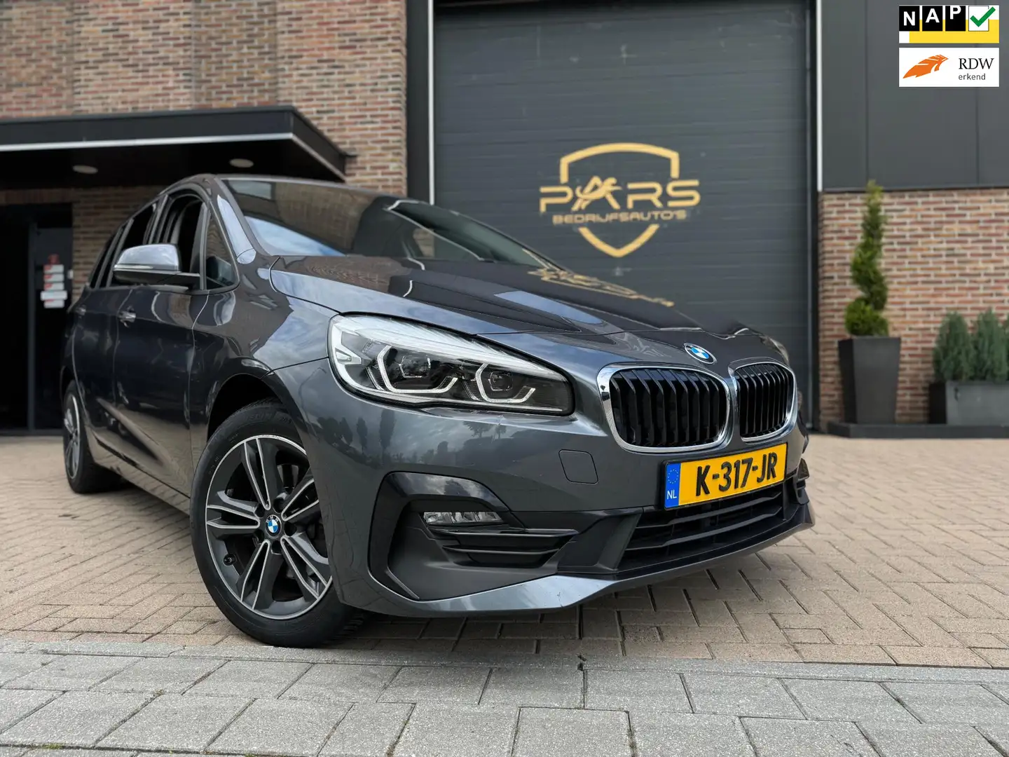 BMW 218 2-serie Gran Tourer 218i 7prsn. Executive Edition Grijs - 1