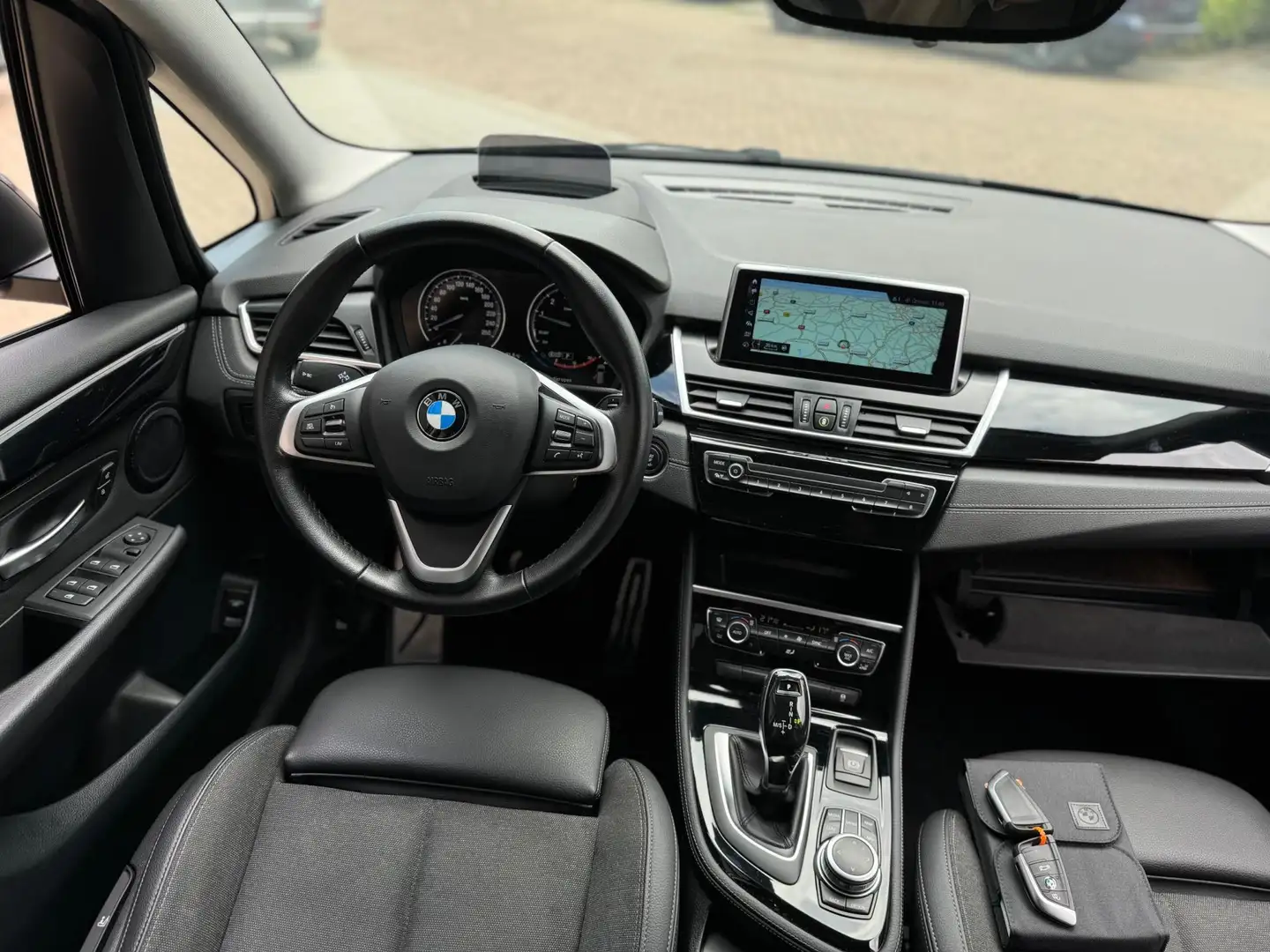 BMW 218 2-serie Gran Tourer 218i 7prsn. Executive Edition Grijs - 2