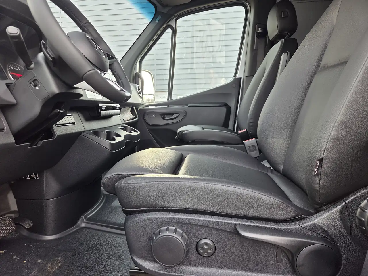 Mercedes-Benz Sprinter снимка Mercedes-Benz Sprinter