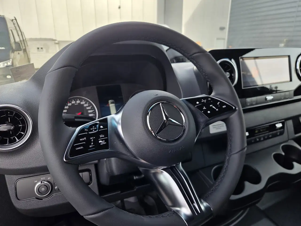 Mercedes-Benz Sprinter снимка Mercedes-Benz Sprinter