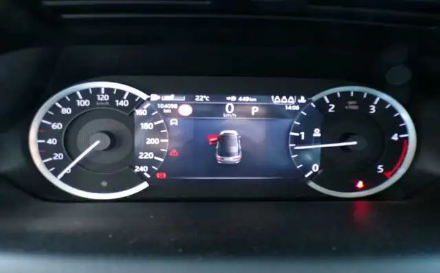 Land Rover Discovery Sport view 13