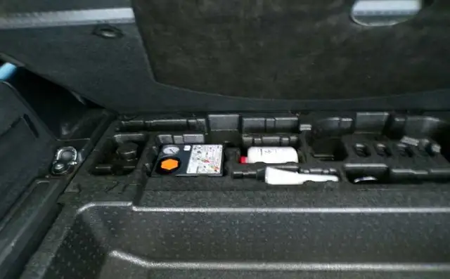 Land Rover Discovery Sport view 10