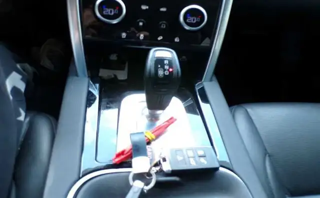 Land Rover Discovery Sport view 15