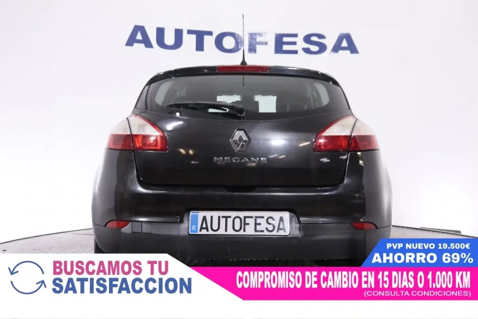 Renault Megane 1.6i AUTHENTIQUE 110CV 5P Schwarz - 2