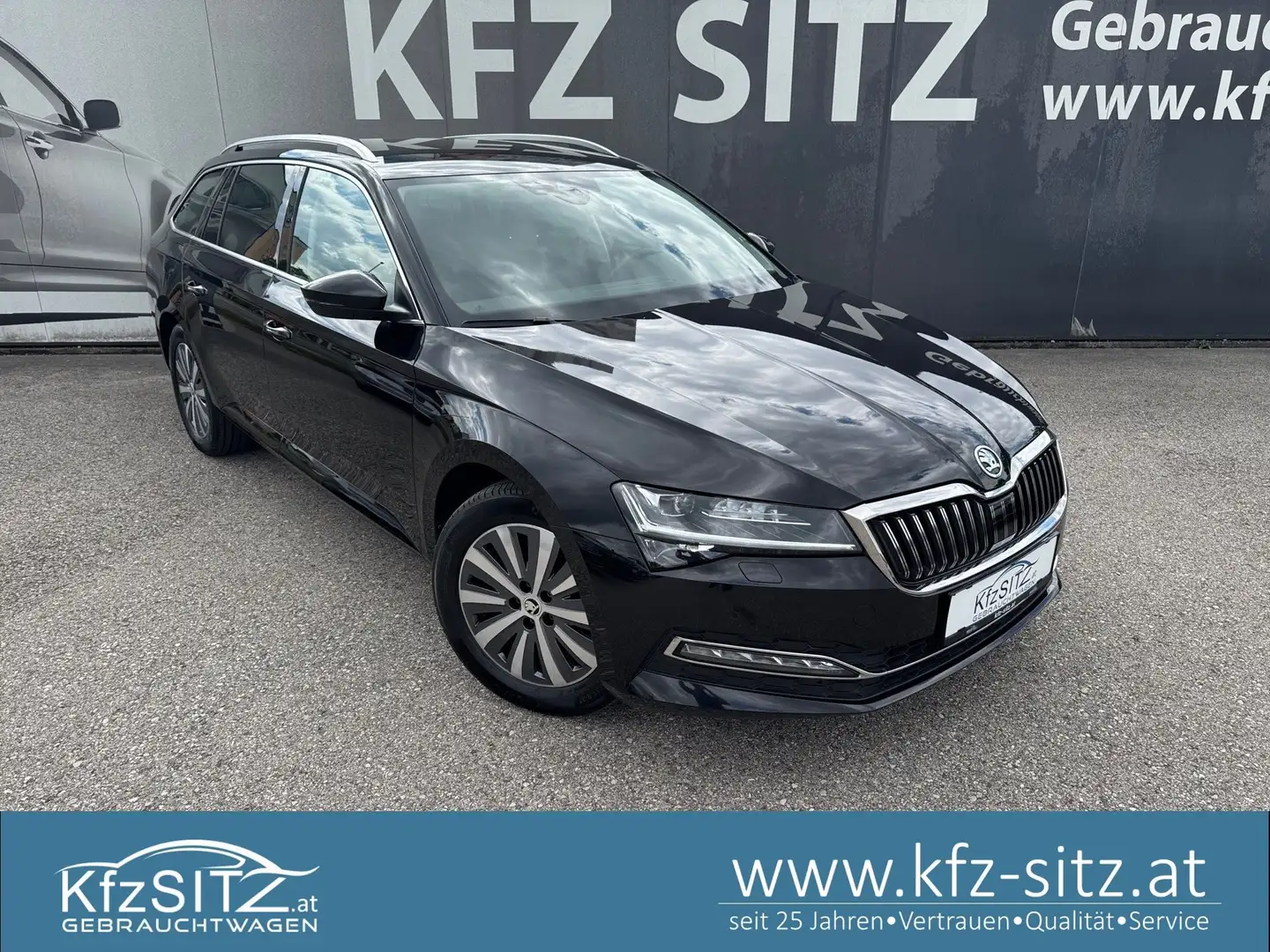 Skoda Superb Kombi 2,0 TDI Style DSG | NP: €55.000 Schwarz - 1