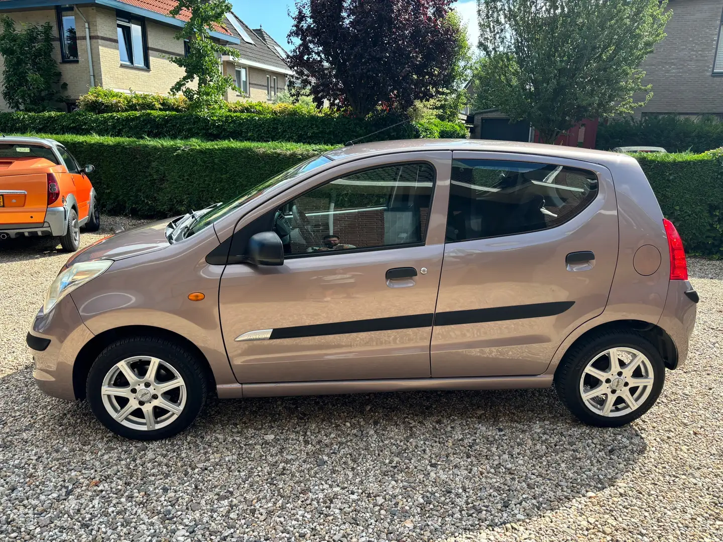 Suzuki Alto 1.0 Comfort Plus Marrone - 2