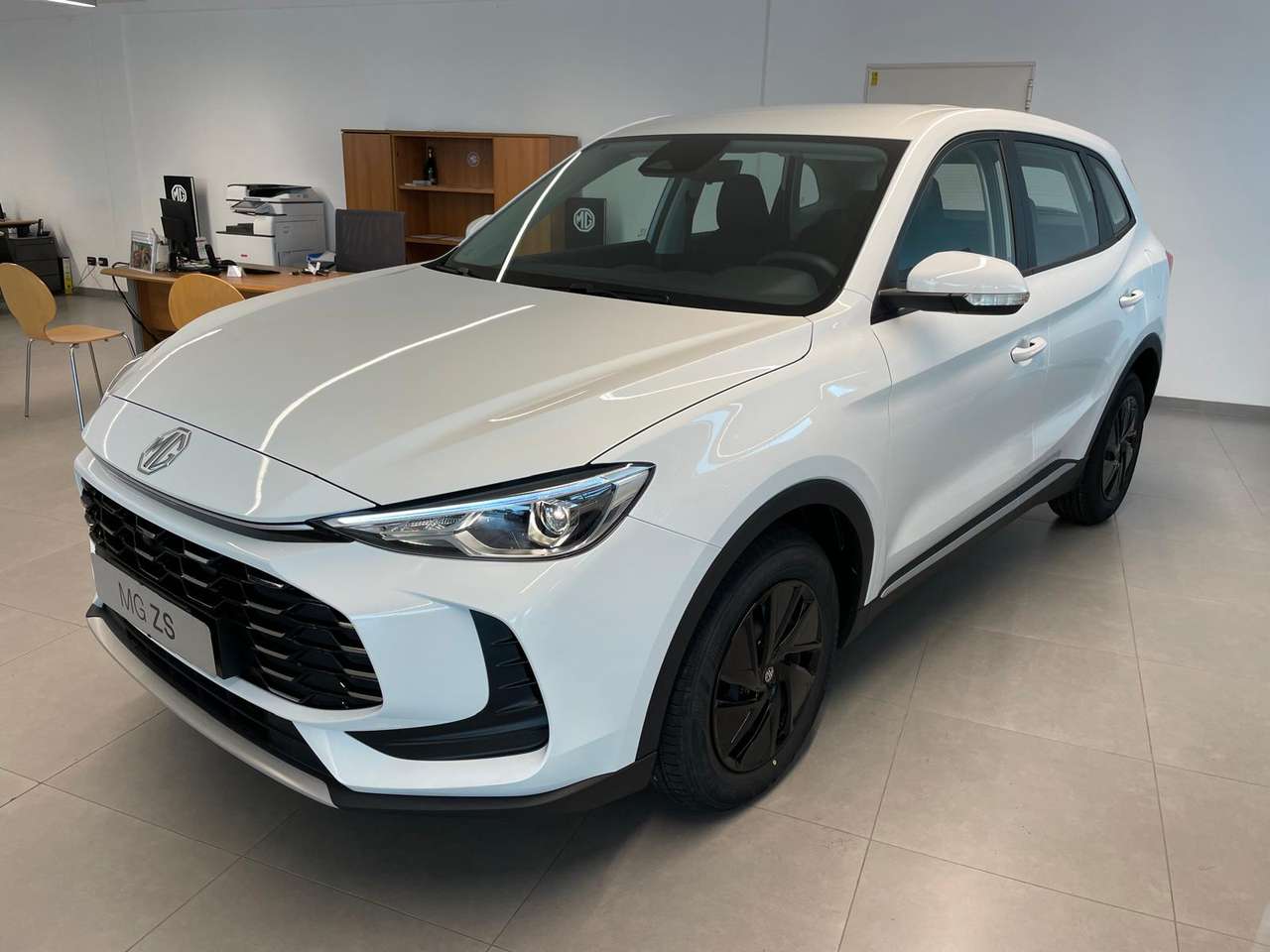 MG ZS 1.5 benzina manuale 115cv  STANDARD nuova da immatricolare, GARANZIA UFFICIALE  7 ANNNI