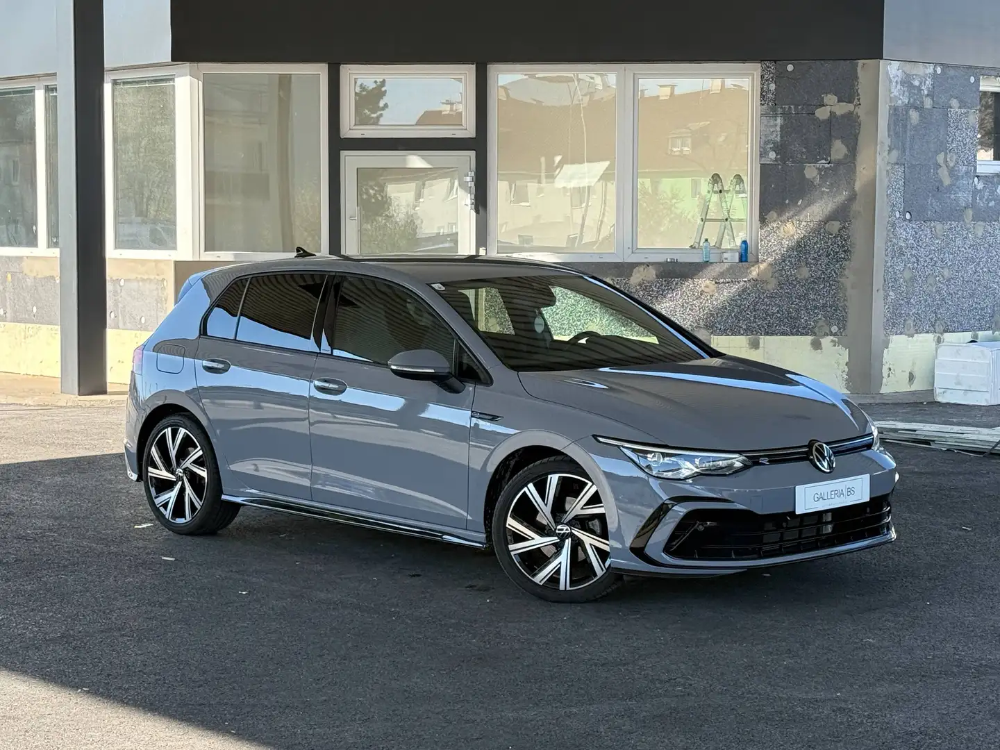 Volkswagen Golf R-Line Grau - 2